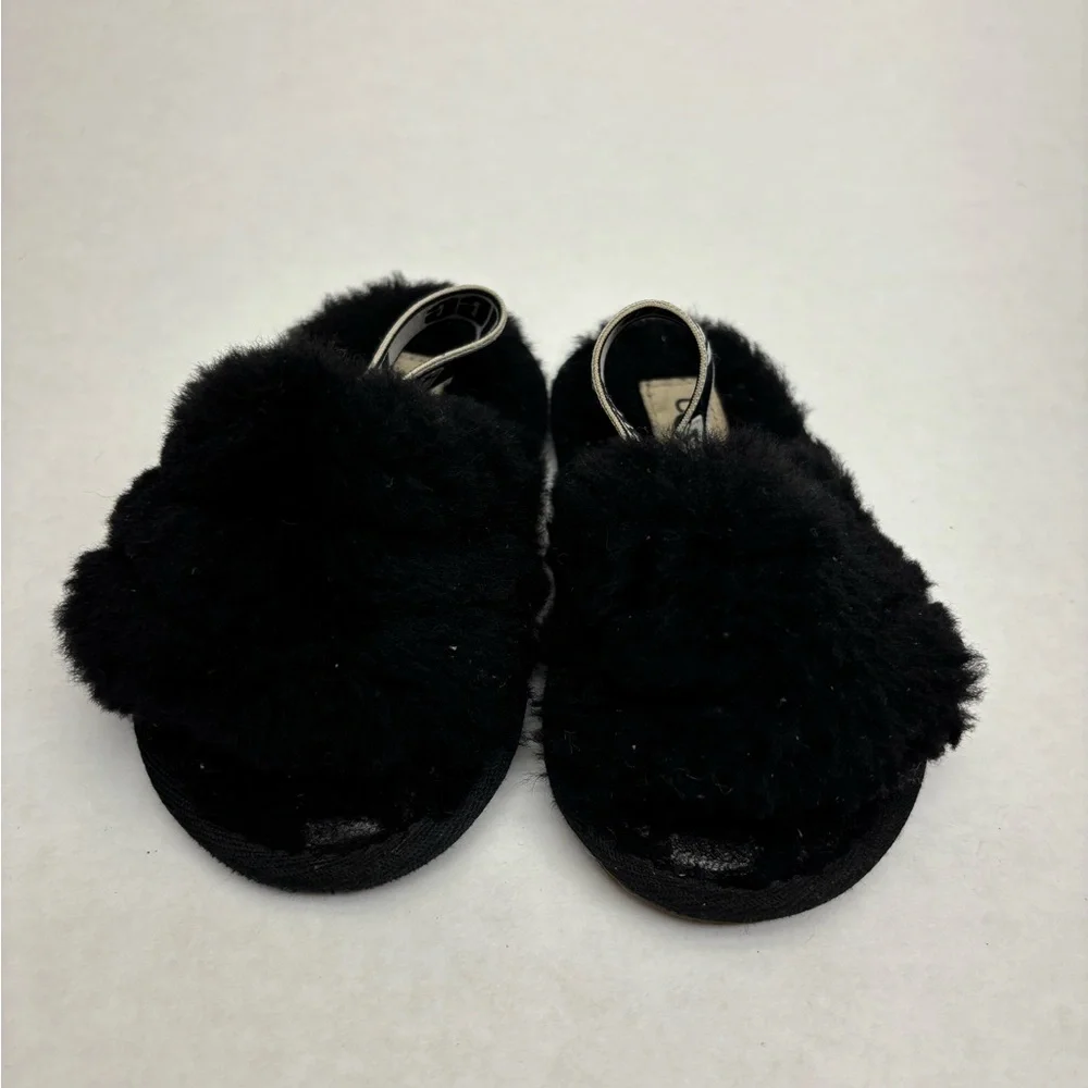 Ugg Black Plush Pom Pom Kids Slippers sz 6 baby